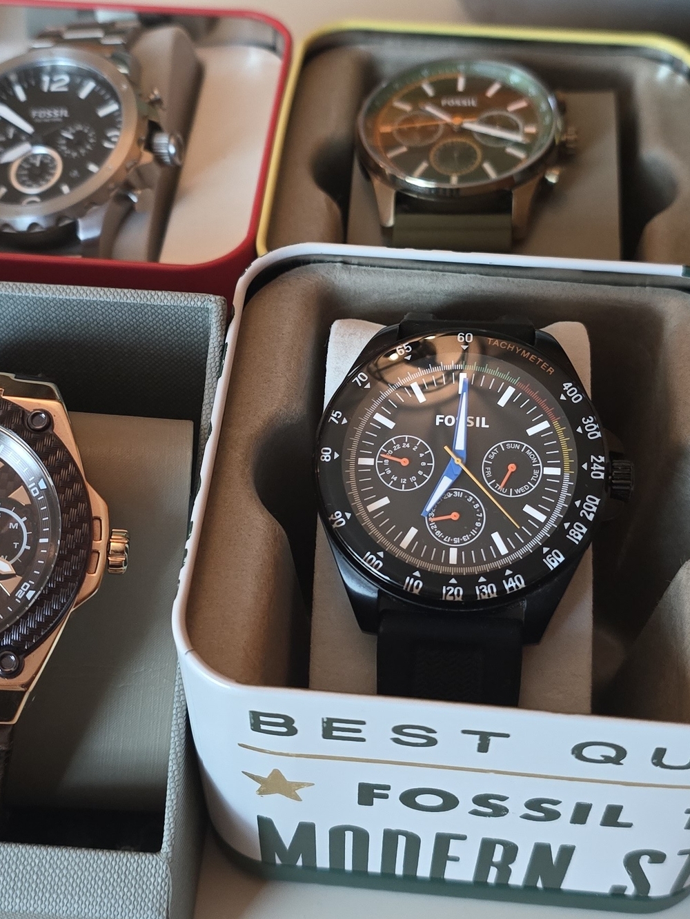 7 Mens Watches Fossil, Diesel,Guess And Ferrari With Battery